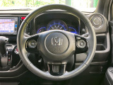 【純正革巻きステアリング】上質な革を使用することで、手にしっかり馴染みとても運転しやすいハンドルです♪