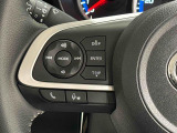 ナビゲーションやオーディオを装着する事によってステアリングに組み込まれたボタンで操作ができます。視線を逸らす事もなく操作出来るので安全です。