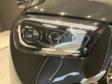 LEDインテリジェントライチシステム搭載!複数の照射モードおよび機能を備え、走行状況に適した照射を行います。