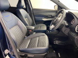 ゆったりと座れる運転席シートですのでストレスなく運転が出来ますよ!