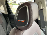 BOSEスピーカーがヘッドレストに・・・。音質、良いですよ