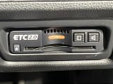 【ETC2.0(DSRC)】ETCカードを挿入すれば料金所はノンストップで通過できます。ETC限定の割引や、高速道路の情報提供サービスを利用できます。