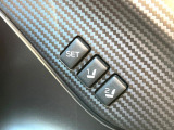 【メモリー機能付きパワーシート】ドライバーごとに設定したシート位置を記憶して、ボタン一つで切り替えできる便利な機能!運転する方が複数名いらっしゃるご家庭におすすめです♪