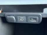★USB充電端子★スマートフォンやタブレットの充電ができるように!