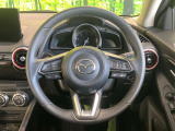 【純正革巻きステアリング】上質な革を使用することで、手にしっかり馴染みとても運転しやすいハンドルです♪