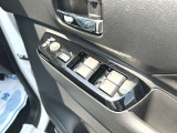【保険】自動車保険のスペシャリストがお客様の立場になってお客様に最適な自動車保険のご提案や万が一の時の事故対応にあたりますので、ご安心ください。