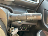 【オートライト(AUTO)】外の明るさをシステムが感知して、自動でヘッドライトが点灯します!ヘッドライトをつけ忘れを防ぐ便利機能です。