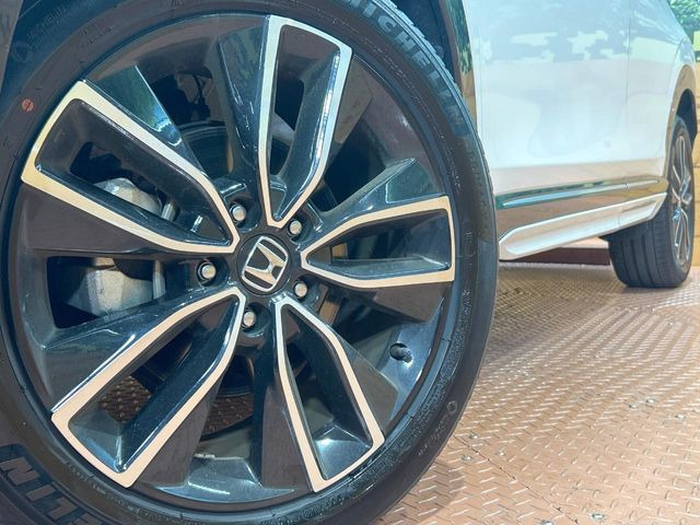 ホンダ ヴェゼル 1.5 e:HEV Z の中古車詳細 (14,850km, プラチナ