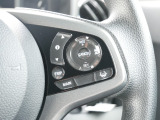 【ACC〈アダプティブ・クルーズ・コントロール〉】予め設定した車速内でクルマが自動的に加減速。前走車との適切な車間距離を維持しながら追従走行しドライバーの運転負荷を軽減します。