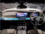 アウトバーンでの走行を見据えたBMWのブレーキシステムはもしもの時にもいち早くマシンを停止してくれます。
