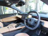 エメヤ R 4WD ボレアルグレー/ゴールドインテリア