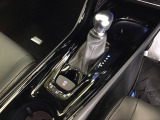 発進時から滑らかに加速する無段階変速のCVTはストップ/ゴーの多い街の中も快適です