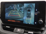 バックカメラもついておりますので駐車時に確認できます。
