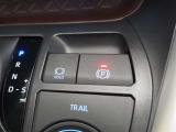 電動パーキングやHOLDボタンもついておりますので、運転者へ寄り添った装備となっております。