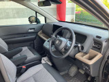 当店の車は全台保証付きで購入後も安心です。保証期間中は全国のホンダディーラーで保証修理を受け付けております。(詳細はスタッフまで!)