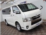 【車屋】として、長く車業界に従事した経験豊富なスタッフが在籍しております。