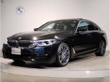 【BMWの伝統】BMWのお車は、“駆け抜ける歓び”を意識し、走行の安定性とコーナリングの良さを追求し、思い通りにハンドルの操作可能です。