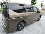 セレナ 1.4 e-4ORCE ハイウェイスターV 4WD 
