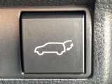 【パワーバックドア】スマートキーや運転席のボタンを押すだけでリアゲートが自動で開閉します!荷物を持っている時や、高い位置にあるバックドアを閉める際に便利な機能です♪