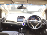 【前方視界】開放的な前方視界!運転がしやすく疲れにくいです♪窓が大きく、見通しがとっても良いおクルマですよ♪