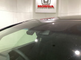 Honda SENSING装着車です。衝突を予測してブレーキをかけたり、前のクルマにちょうどいい距離で走行できる多彩な安心・快適機能を搭載した先進の安全運転支援システムがドライバーをサポートします。