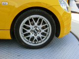 ホイールはBBS、タイヤはヨコハマ ADVAV FLEVA 165/50R15を装着。