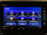ナビゲーションはフルセグTV、インターナビ対応のGathers純正メモリーナビを搭載しています。Bluetoothオーディオ機能がありますので、スマートフォンなどの音楽も再生できます。