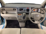 【前方視界】開放的な前方視界!運転がしやすく疲れにくいです♪窓が大きく、見通しがとっても良いおクルマですよ♪
