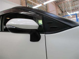ドアミラーは電動格納機能もあります。駐車する際にこの機能があると大変便利ですね。