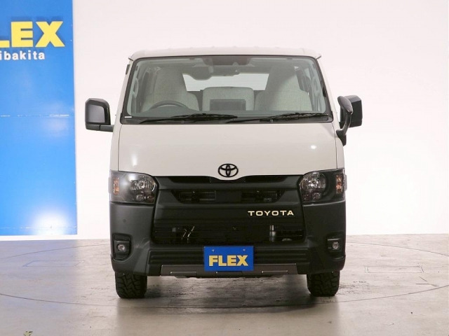 トヨタ(純正) テールランプ トヨタ純正テールランプ3BF-TRH200V の