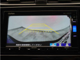 バックカメラ搭載です!車庫入れが苦手な人はもちろん、車両感覚に自信がある人にもお勧めです!見えない箇所が見えるようになるので、低い障害物や隠れてしまっている子供の存在等にも気付く事が出来ます。