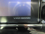 ナビの型式はVXU-185NBiになります。
