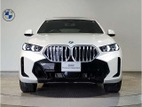 【キドニーグリル】BMWは約90年もの間、ほぼ全ての車両にひと目でBMWだと分かるこの特徴的なフロントグリルが備えられ、デザイン・アイコンとして親しまれてきました。