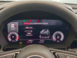 2メーターの大きさは2段階での調整が可能です。小さく表示いただくと、車両に関する情報がより詳細に表示されます。