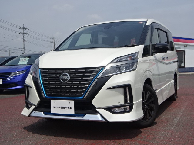 セレナ 1.2 e-POWER ハイウェイスター V アーバンクロム 
