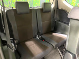 床下収納式のサードシートです。座席部分をコンパクトに収納でき、広大な荷室スペースとしてお使いいただけます!乗車人数や荷物の量など利用シーンに合わせて3列目を有効活用でき、とっても便利♪
