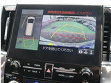 お車選びをお楽しみ頂けるよう、在庫車の展示スペースを十分に確保しております。