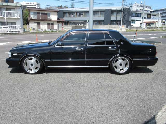 日産 セドリックセダン 覆面装備 カスタム ローダウン WORK の