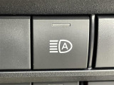 【アダプティブハイビームシステム(AHS)】先行車や対向車、街路灯などの明るさを判定し、常にハイビームの状態でも、照射される部分を自動制御で遮光してくれます!