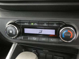 オートエアコンは標準装備♪オールシーズン快適です。