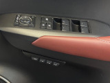 【メモリー機能付きパワーシート】ドライバーごとに設定したシート位置を記憶して、ボタン一つで切り替えできる便利な機能!運転する方が複数名いらっしゃるご家庭におすすめです♪
