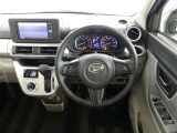 視界も広々で見晴らしの良い運転しやすいコックピットです。