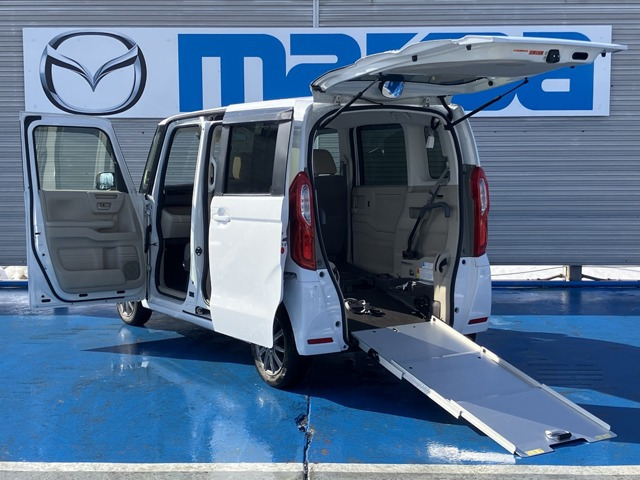 N-BOX G スロープ ホンダセンシング 車いす専用装備装着車 4WD 