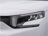 【ヘッドライト】省電力で長寿命の明るく運転しやすいLEDヘッドランプです。明るく照らすので暗い夜道からお客様を守ってくれます。