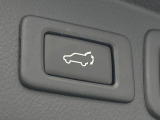 【パワーバックドア】スマートキーや運転席のボタンを押すだけでリアゲートが自動で開閉します!荷物を持っている時や、高い位置にあるバックドアを閉める際に便利な機能です♪