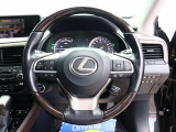 【車屋】として、長く車業界に従事した経験豊富なスタッフが多数在籍しております。