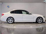 【BMWの伝統-3】BMWのお車は、“駆け抜ける歓び”を体現しております。走行の安定性とコーナリングの良さを追求し、思い通りにハンドルの操作可能です。