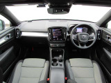 XC40  B3 モメンタム