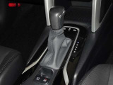 電動パーキングブレーキ・ブレーキホールドを装備してます。ホールド機能は信号待ちが多い一般道で疲労軽減になり、大好評です!