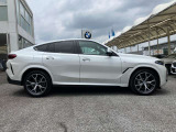 ★BMWエマージェンシーサービス:24時間、様々なトラブルの応急処置のアドバイス、出張修理やレッカー手配、お客様の交通手段やホテルの確保、そして場合によっては、その費用までをも負担するというサービスで